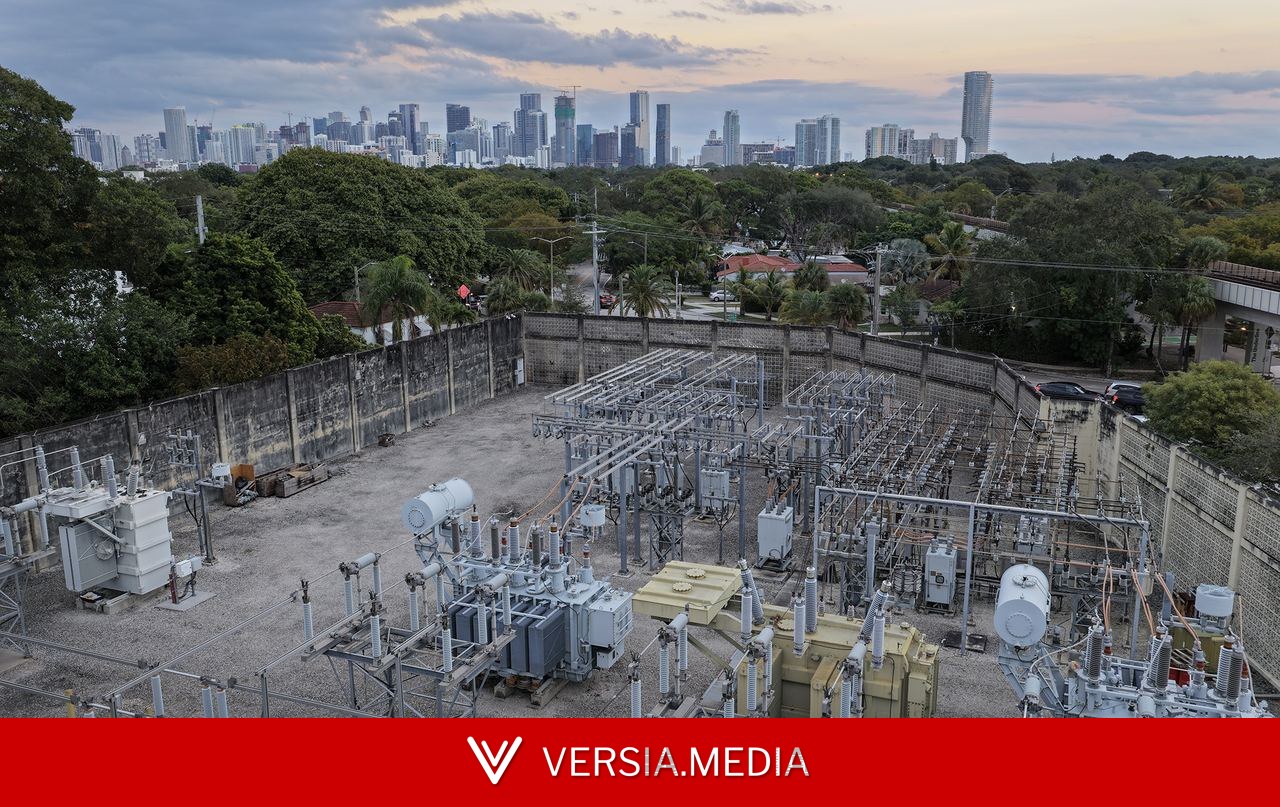 US Acts to Speed Up Power Grid Hook-Ups for AI Data Centers